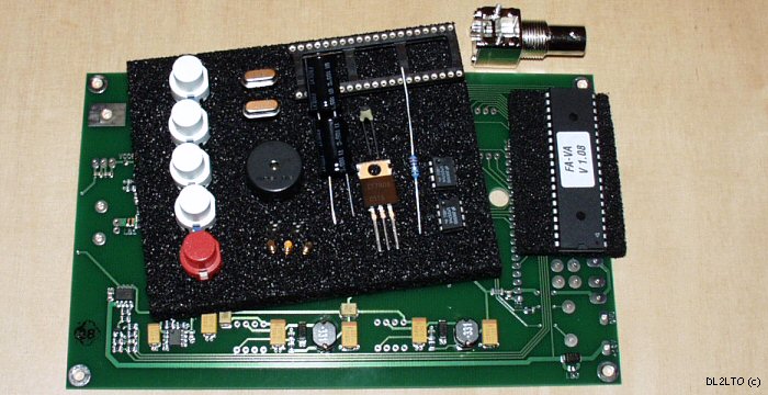 Bauteile, die noch auf der Hauptplatine bestückt werden müssen